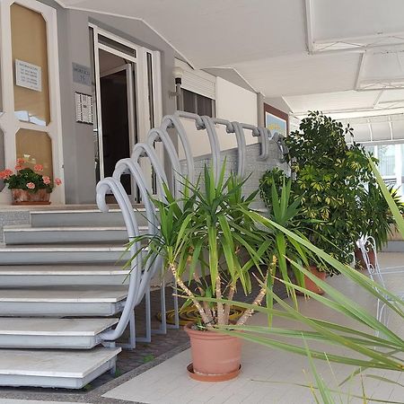 Residence Moresco ลิโดดิเยโซโล ภายนอก รูปภาพ