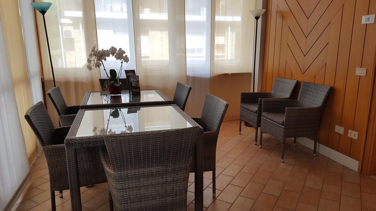 Residence Moresco ลิโดดิเยโซโล ภายนอก รูปภาพ